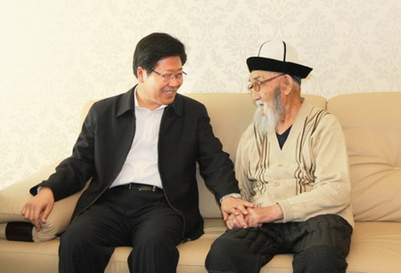 張春賢：“把各民族優(yōu)秀傳統(tǒng)文化保護(hù)傳承好”