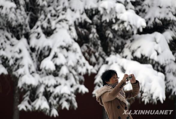 烏魯木齊連續發布道路結冰、暴雪預警