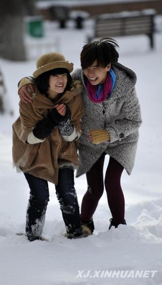 烏魯木齊連續(xù)發(fā)布道路結冰、暴雪預警