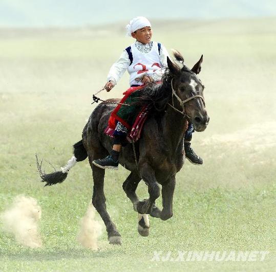 阿肯阿依特斯大會上演精彩民族體育