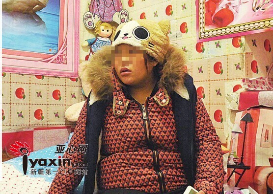 新疆未婚媽媽生下病嬰無錢治療: