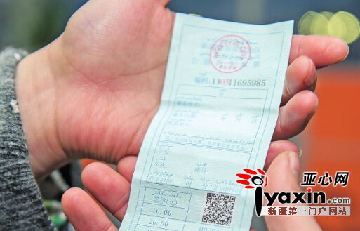 烏魯木齊客運(yùn)迎客流小高峰 黑車?yán)驼{(diào)度一個(gè)不少