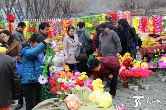 烏魯木齊：清明祭祀 你與文明還差幾步
