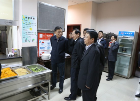 新疆建設兵團司令員劉新奇看望浙江援疆干部