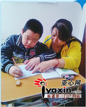 烏魯木齊一位自閉癥患兒母親敞開心扉 從求解脫到陪他成長