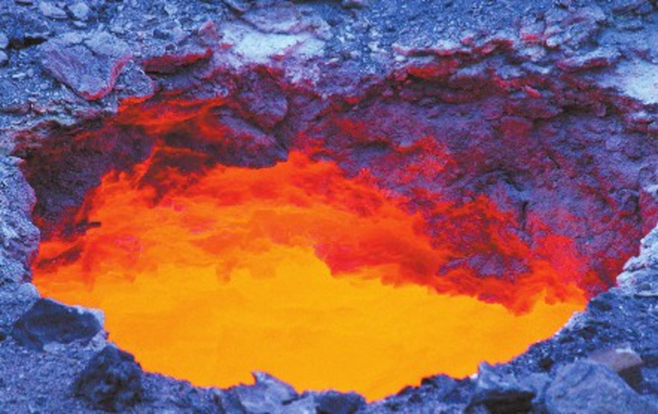 烏魯木齊小區(qū)建筑工地旁驚現(xiàn)“火山口”？