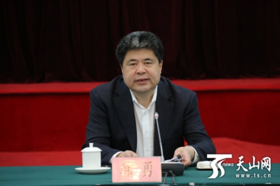 新疆對口援疆工作推進會召開 發揮援疆工作綜合效益