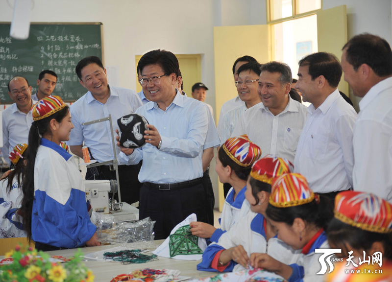 張春賢在和田考察調研