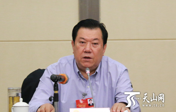 自治區十二屆人大常委會召開第三十九次主任會議