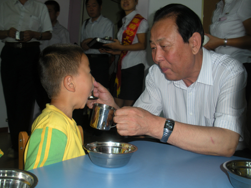 伊犁州直20萬(wàn)兒童進(jìn)行脊髓灰質(zhì)炎疫苗強(qiáng)化免疫