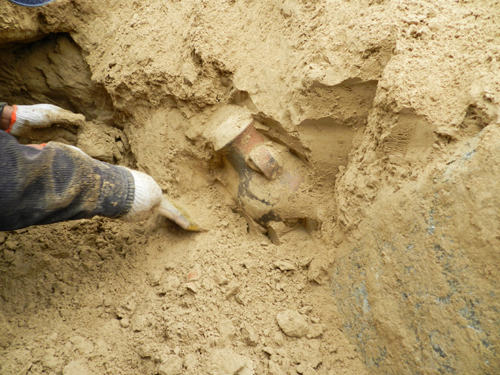 新疆搶救因山洪而受重創(chuàng)的古墓群
