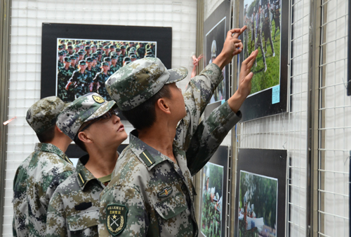 石大舉辦軍訓攝影藝術作品展 170余幅作品入選