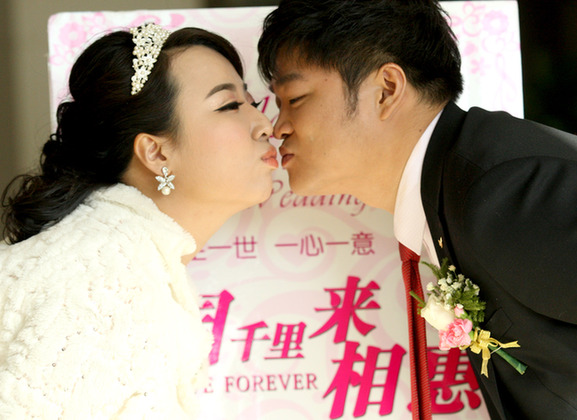 克拉瑪依新人“光棍節”扎堆結婚