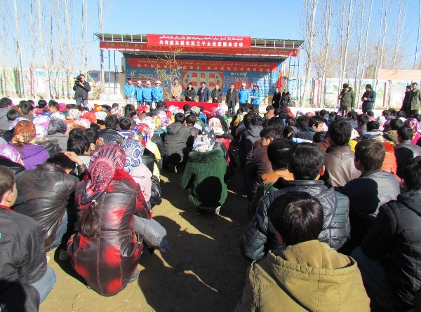 共青團(tuán)關(guān)愛(ài)農(nóng)民工子女志愿服務(wù)活動(dòng)在沙漠腹地鄉(xiāng)啟動(dòng)