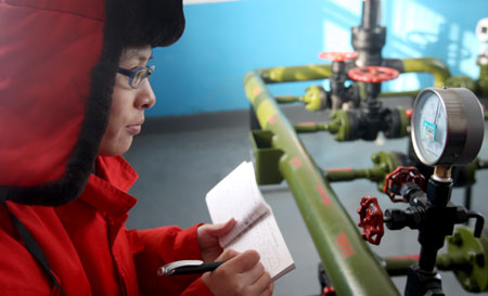 克拉瑪依油田：長假結(jié)束 生產(chǎn)正忙