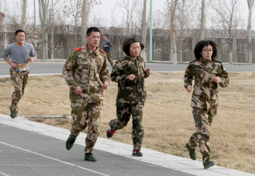 克拉瑪依：沙場(chǎng)點(diǎn)兵訓(xùn)練忙