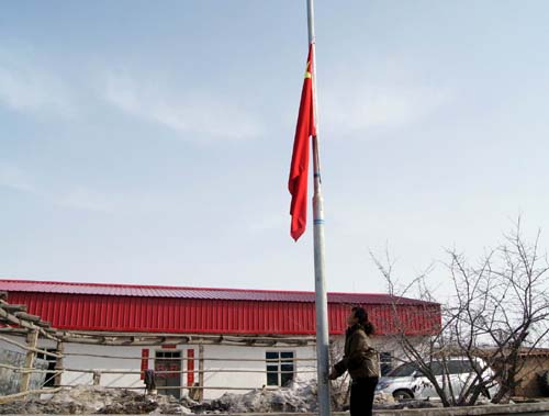 農(nóng)家小院國旗揚