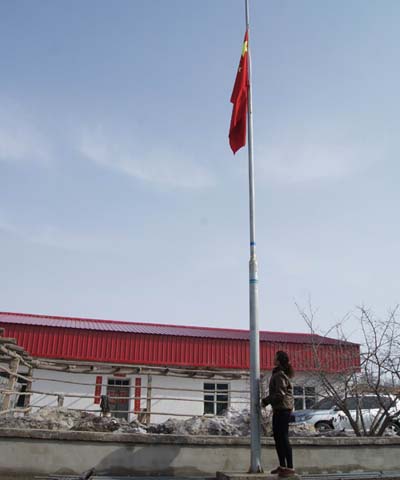 農(nóng)家小院國旗揚(yáng)