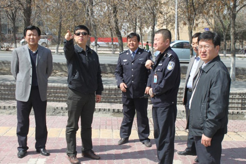 奎屯市委副書記呂鋼深入警務室進行視察和調(diào)研