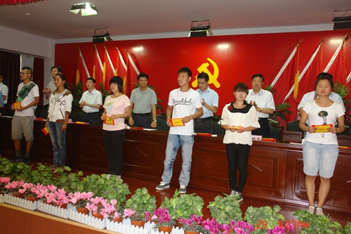 援疆干部連心牽手 圓夢助學 霍城縣137名貧困學子獲助學金41.1萬元