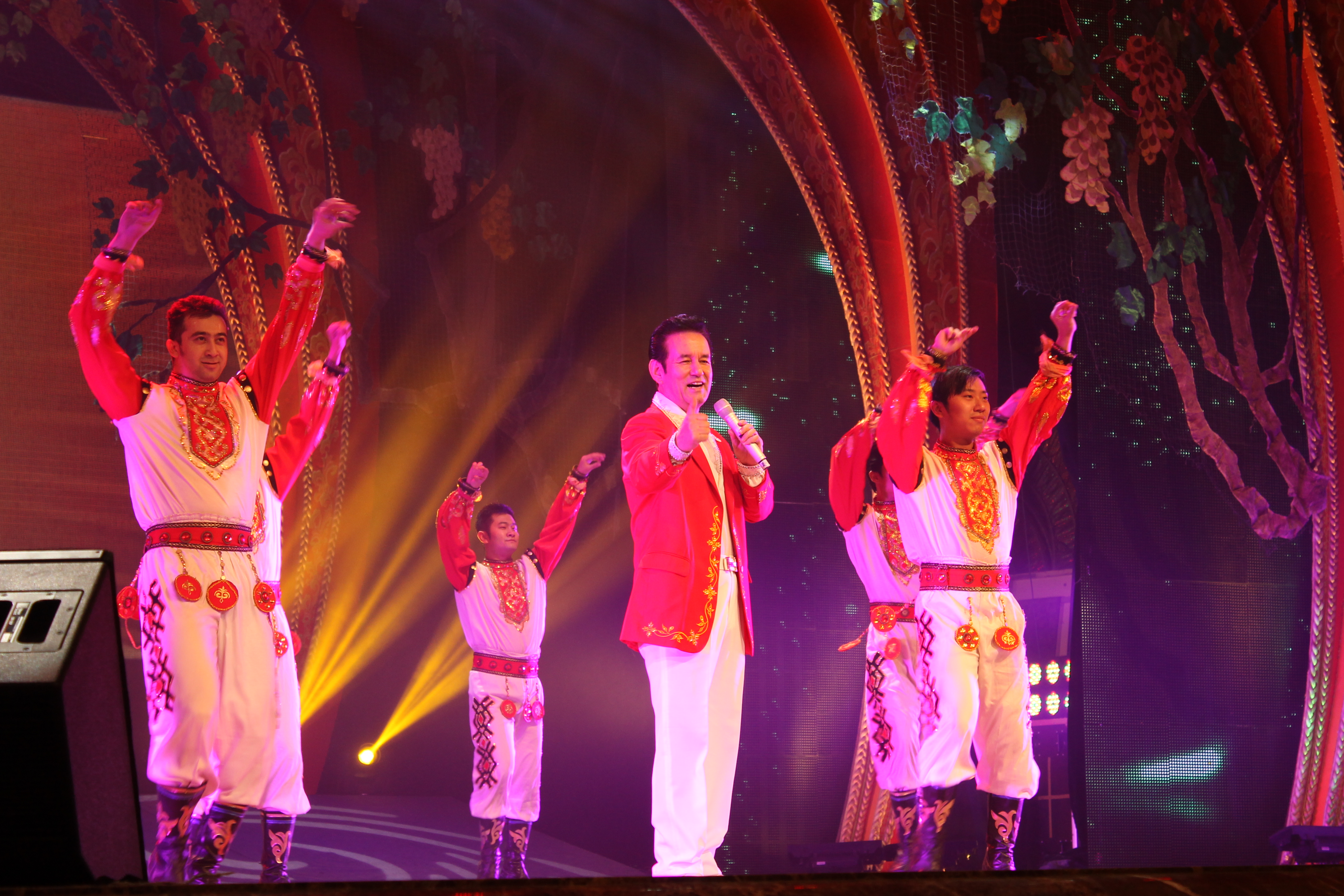 著名歌唱家夏米力•夏克爾創作歌曲演唱會舉行