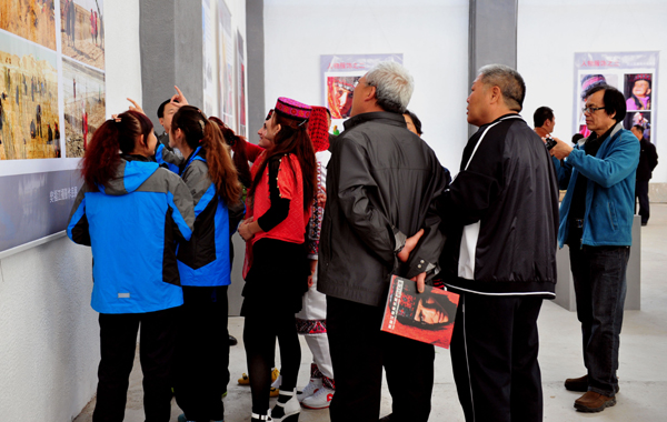 油城老攝影家無償捐贈攝影精品