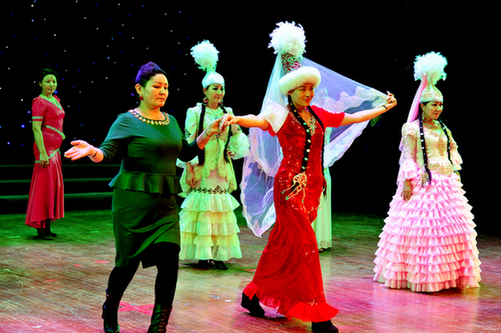 油城市民弘揚(yáng)現(xiàn)代文化 展示靚麗風(fēng)采