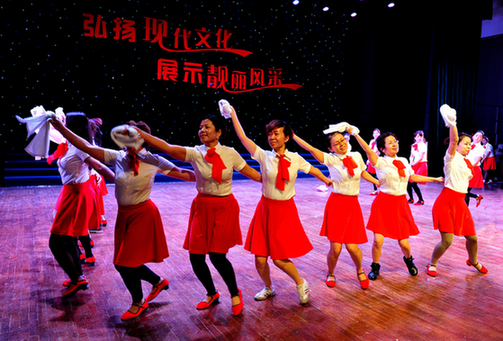 油城市民弘揚(yáng)現(xiàn)代文化 展示靚麗風(fēng)采