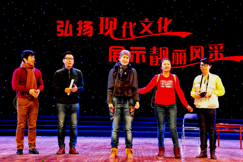 油城市民弘揚(yáng)現(xiàn)代文化 展示靚麗風(fēng)采