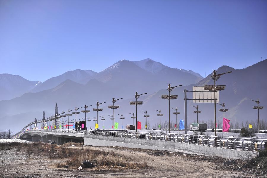 西藏第一座矮塔斜拉橋梁正式通車