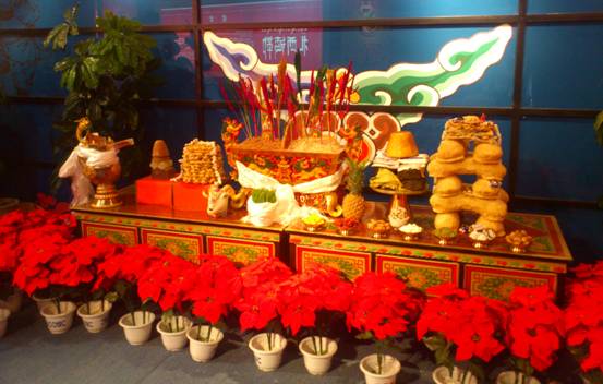 網(wǎng)友參觀西藏博物館 體驗藏歷新年風(fēng)俗