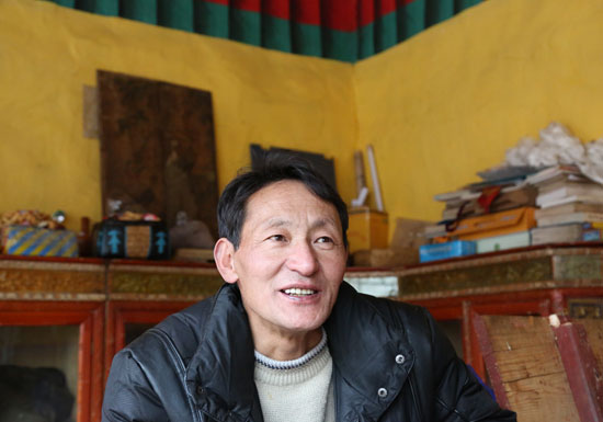 穿針引線，縫制信仰，為世界的安寧祈禱(圖)