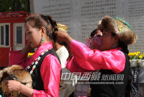 紅色歌曲拉薩唱 拉薩舉行慶五一紅歌演唱會