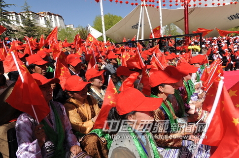 紅色歌曲拉薩唱 拉薩舉行慶五一紅歌演唱會