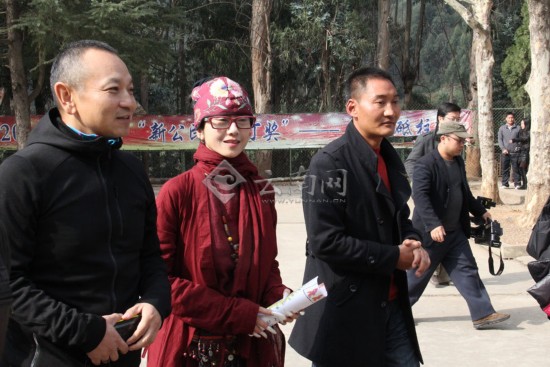 楊麗萍金飛豹邀請德馨學校孩子們看演出（組圖）