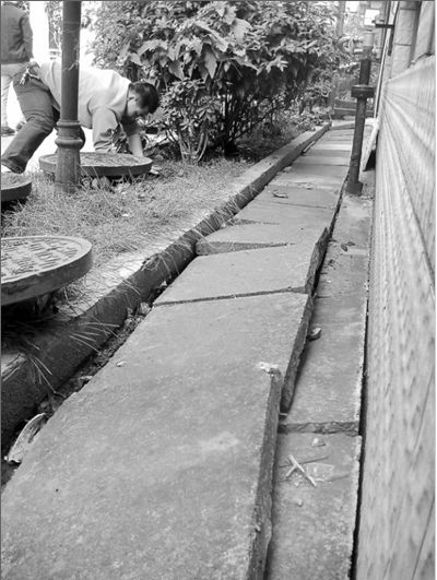 云南滇池沿線兩小區訴苦：工地一開工，我們就下陷了