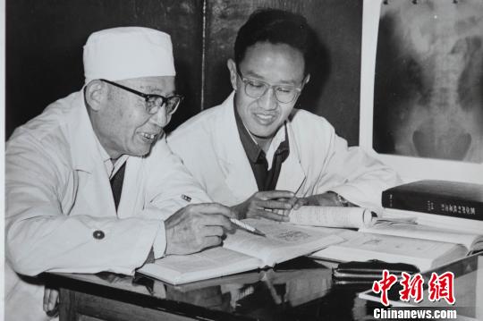 百歲名醫(yī)扎根云南50載　被稱“云南第一刀”