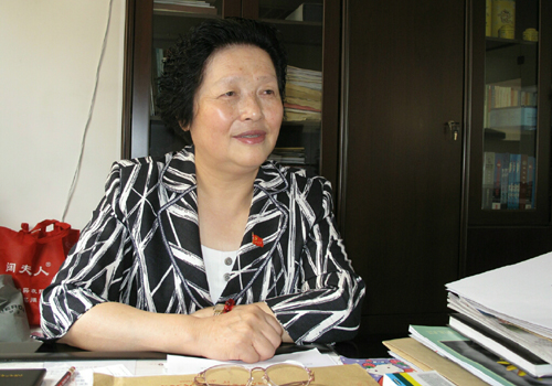 昆明雪麗丹服飾：在歌聲中成長