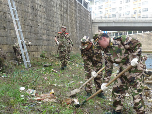 天保邊檢站開展“傳承雷峰精神 爭當優(yōu)秀國門衛(wèi)士”活動