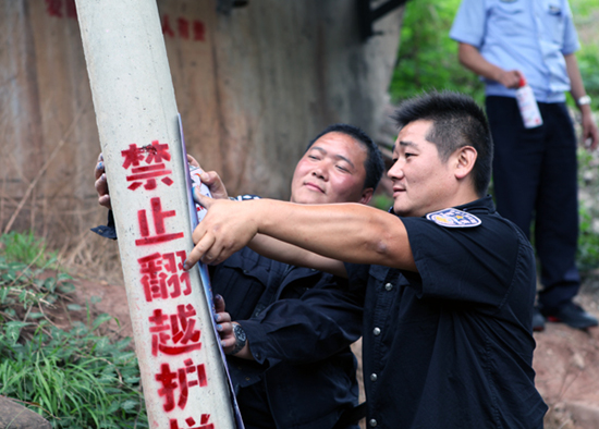 昆鐵派出所長呂剛：絲絲關懷溫暖群眾心田