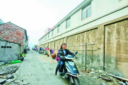 臺州血鉛企業(yè)老板被監(jiān)控 務(wù)工人員免費(fèi)體檢