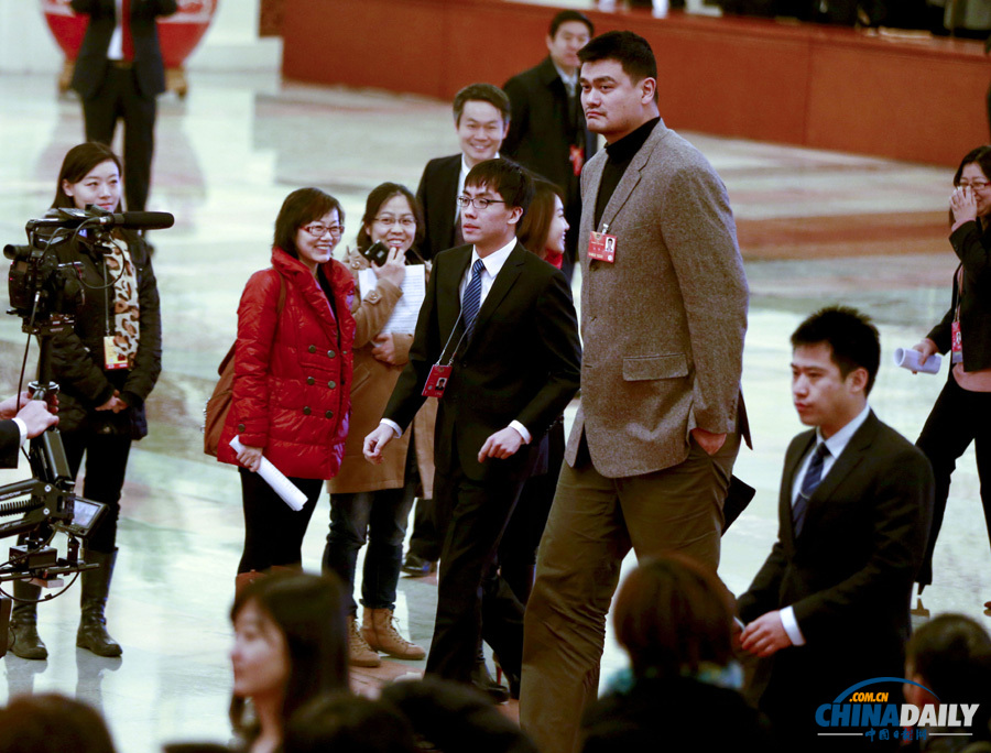 新委員姚明的兩會(huì)“初體驗(yàn)”