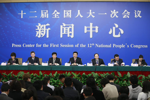 環(huán)保部就“環(huán)境保護(hù)與生態(tài)文明建設(shè)”等問(wèn)題回答記者提問(wèn)