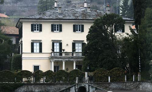 Fake Pitt -Jolie wedding staged by Clooney?