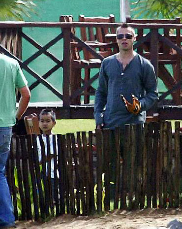 Pitt, Jolie mull Namibian baby name