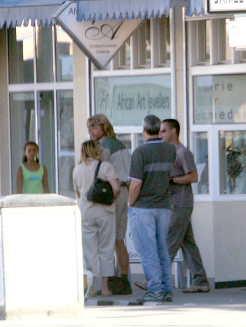 Jolie, Pitt start Namibian enterprise