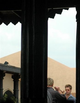 Jolie says disappointed not filming in Pakistan