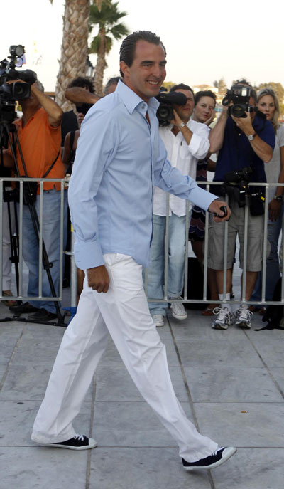 Royal families arrive for wedding of Prince Nikolaos