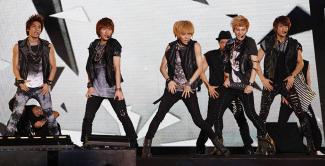 K-pop musicians attend joint concert to expand 'the Korean wave'