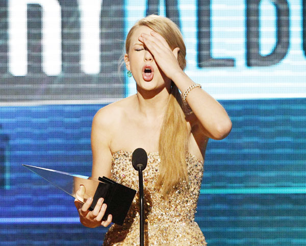 Celebrities perform at 2011 American Music Awards